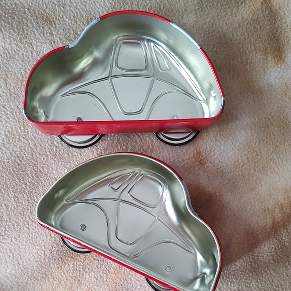 M&M'S Love Bug Car Tin Red and Green Vintage - Picture 9 of 9